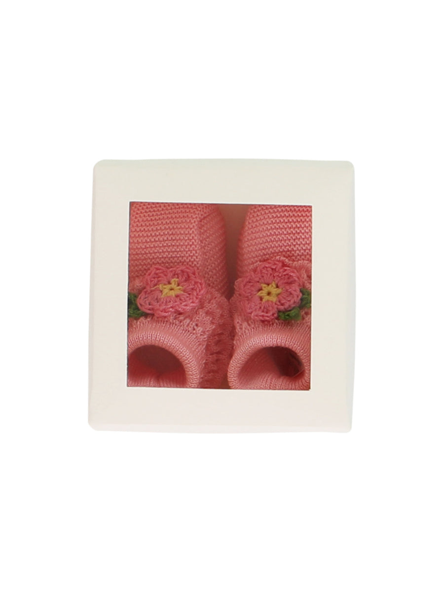 Scarpe da culla in filo rosa con fiori applicati