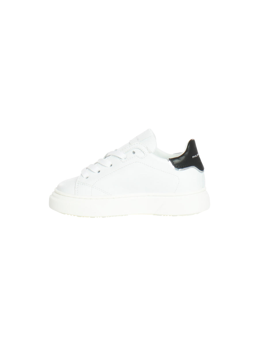 Sneakers in pelle bianca con topponcino nero e silver