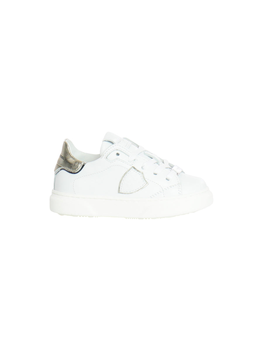 Sneakers in pelle bianca con topponcino gold