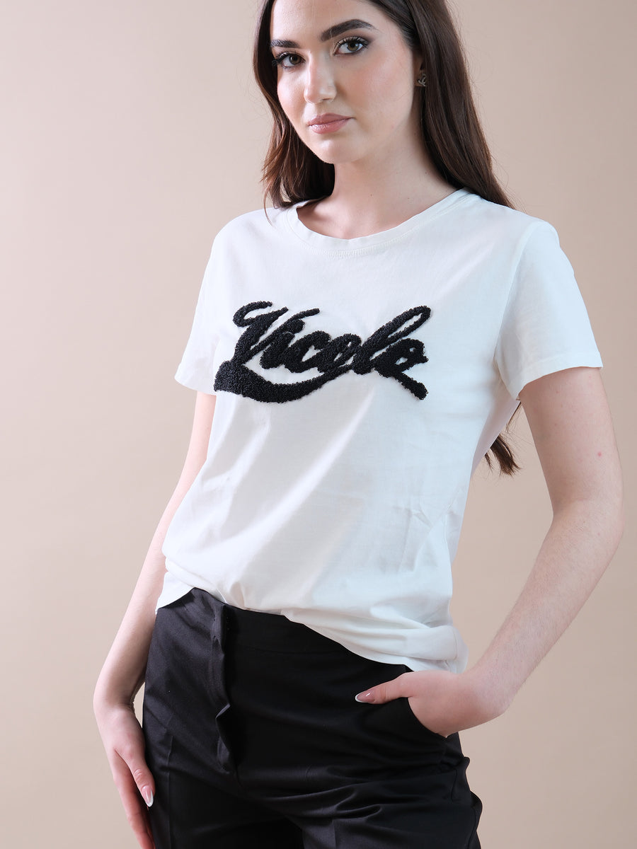 T-shirt bianca con logo nero in maglia a rilievo