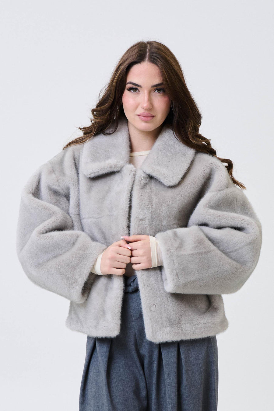 Ecopelliccia corta Armoire grigia 26184 GRIGIO Armoire 