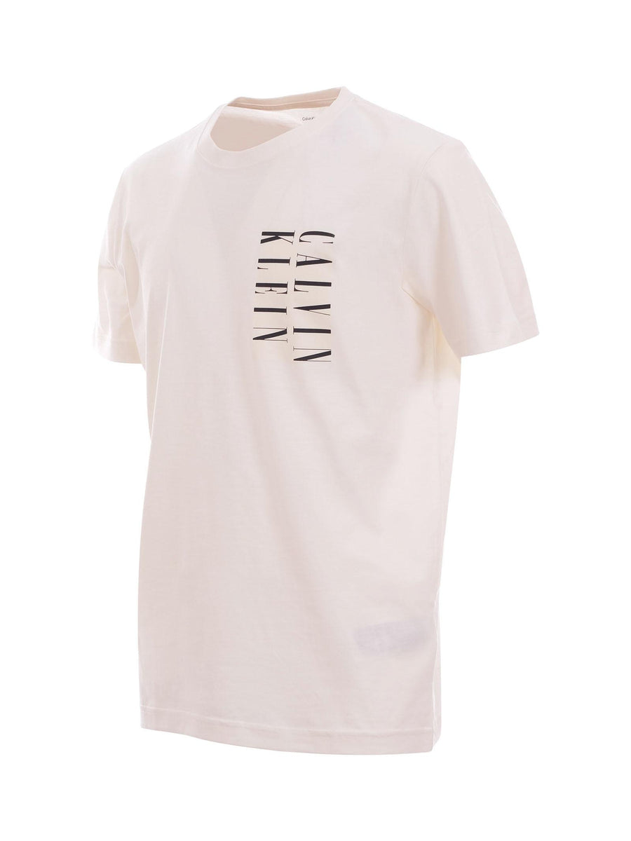 T-Shirt Calvin Klein bianca con stampa e logo a contrasto sul petto J30J327474 YAS Calvin Klein 