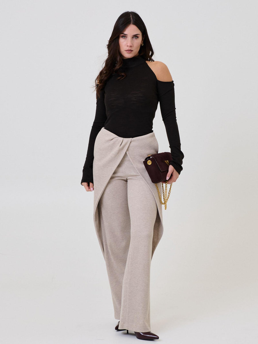 Maglia a collo alto Bohemian Vì marrone con taglio cut out sulle spalle SDBO6008 BROWN Bohemian V 