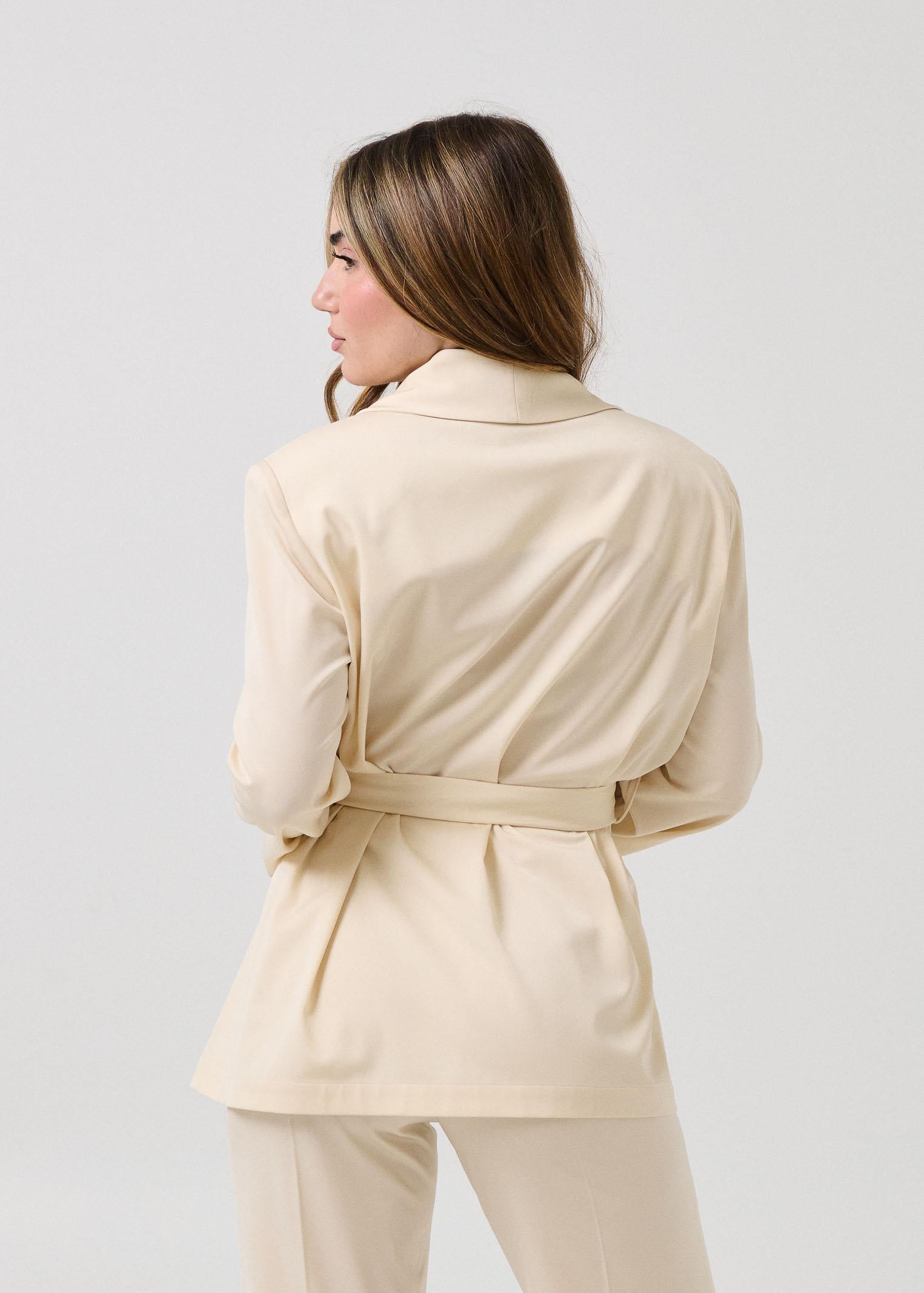 Ingrandisci