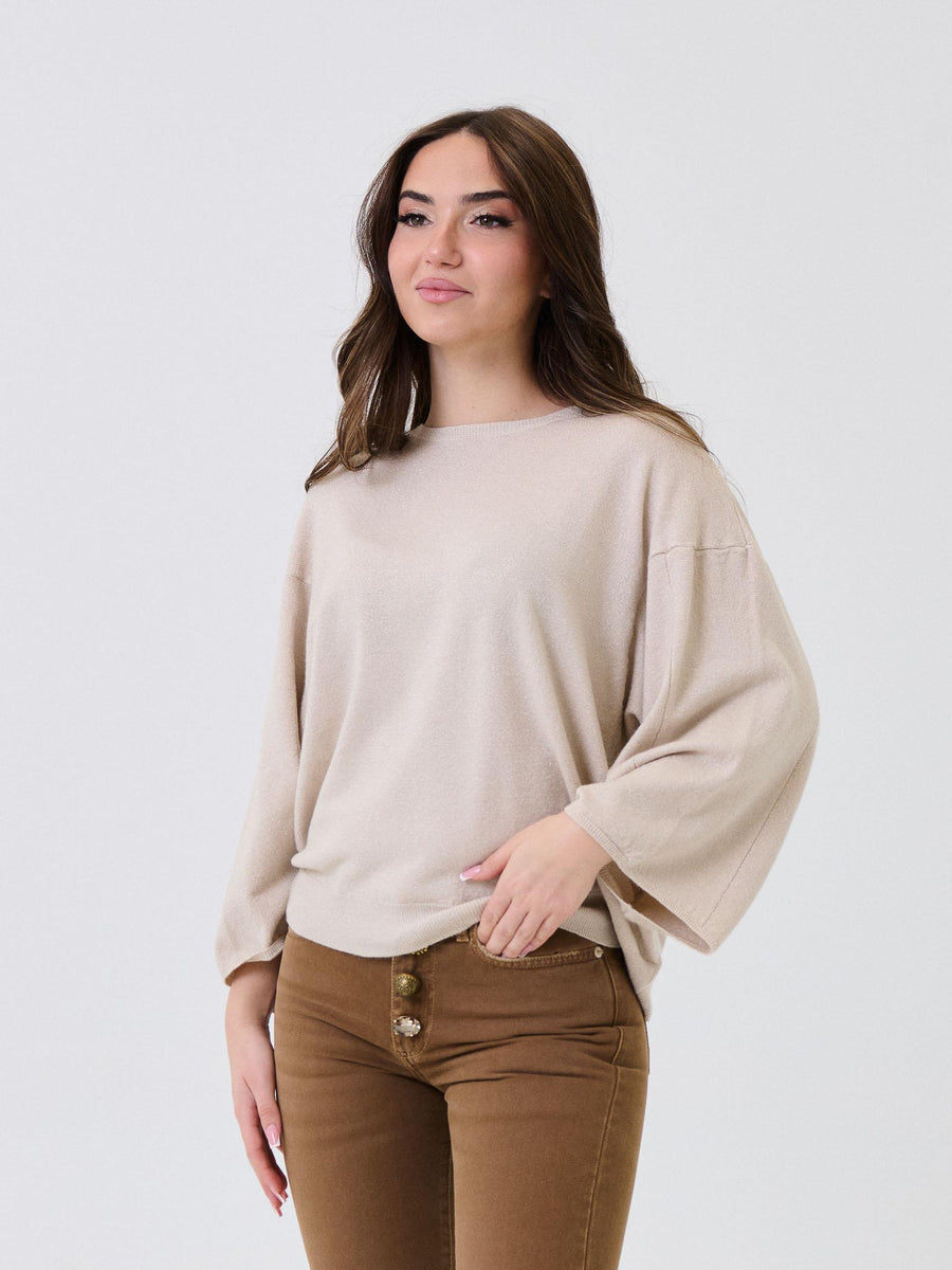 Maglia a spalla scesa Armoire beige con dettagli filo lurex R2045L ALMOND Armoire 