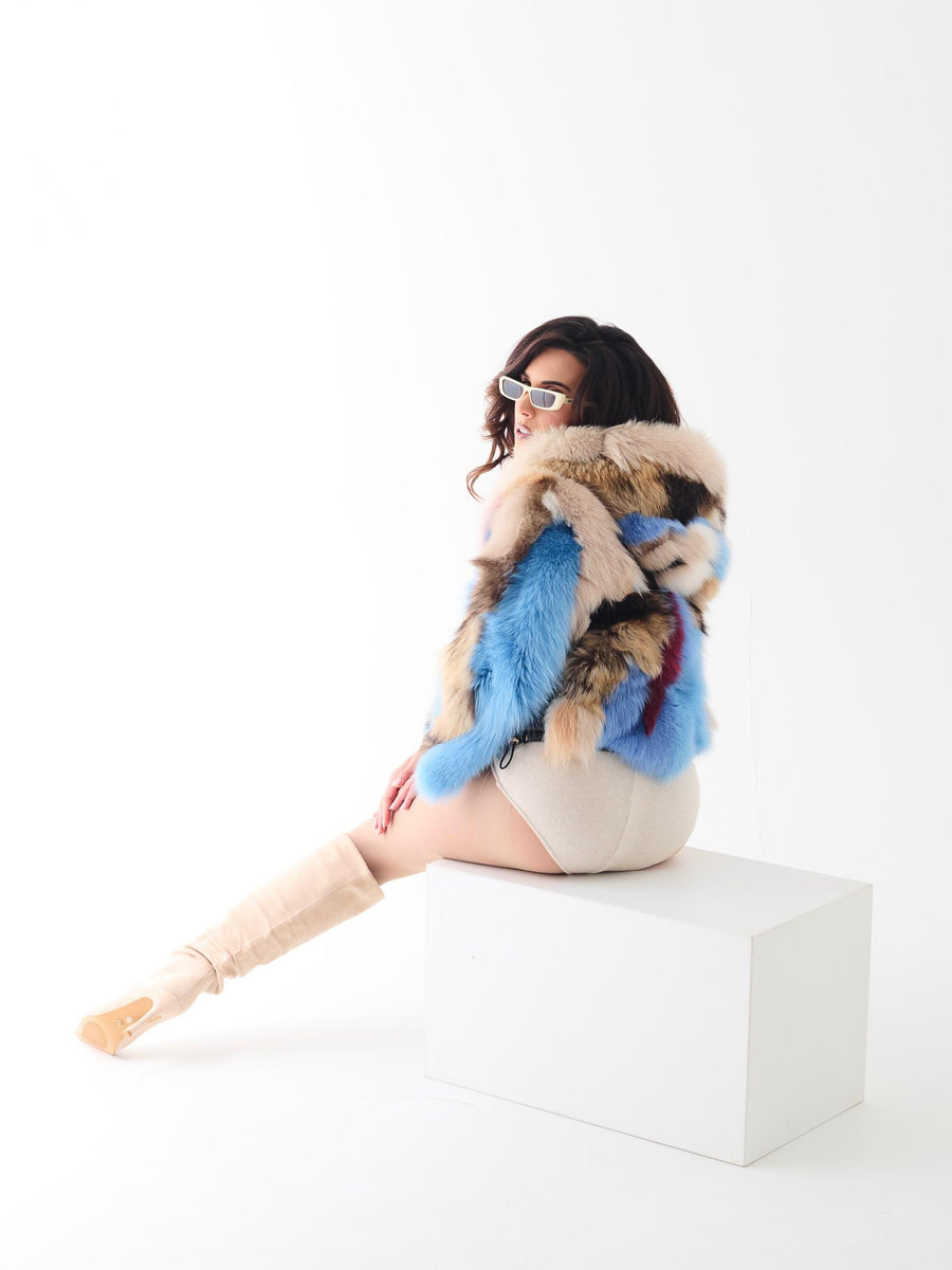 Pelliccia volpe Yes London beige e azzurra con inserti neri in pelle LC2012 AZZ/BEI Yes london 