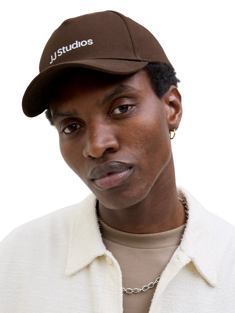 Cappello con visiera Jack & Jones marrone "JJ Studios" 12279414 Delicioso Jack & Jones 