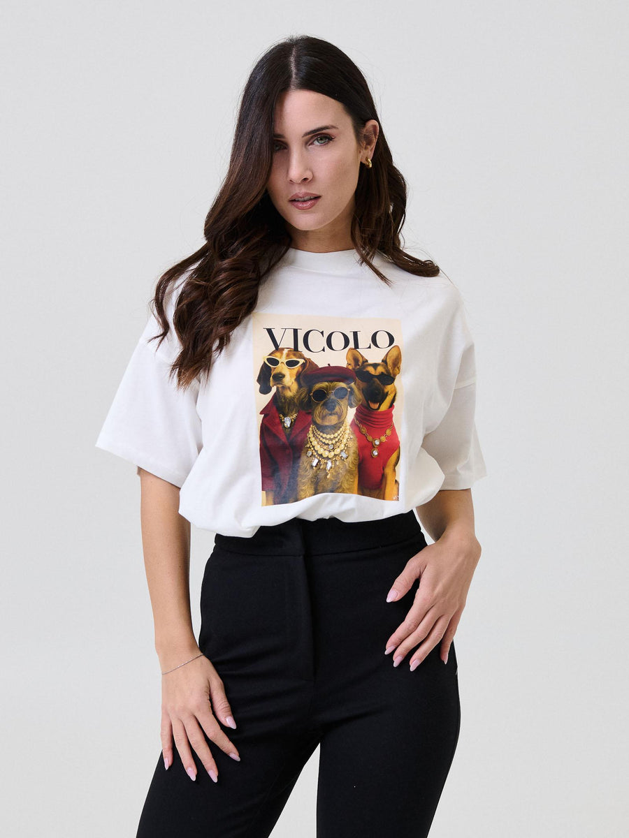 T-Shirt over Vicolo bianca con stampa cani e dettaglio gioiello RF0071 BIANCO Vicolo 