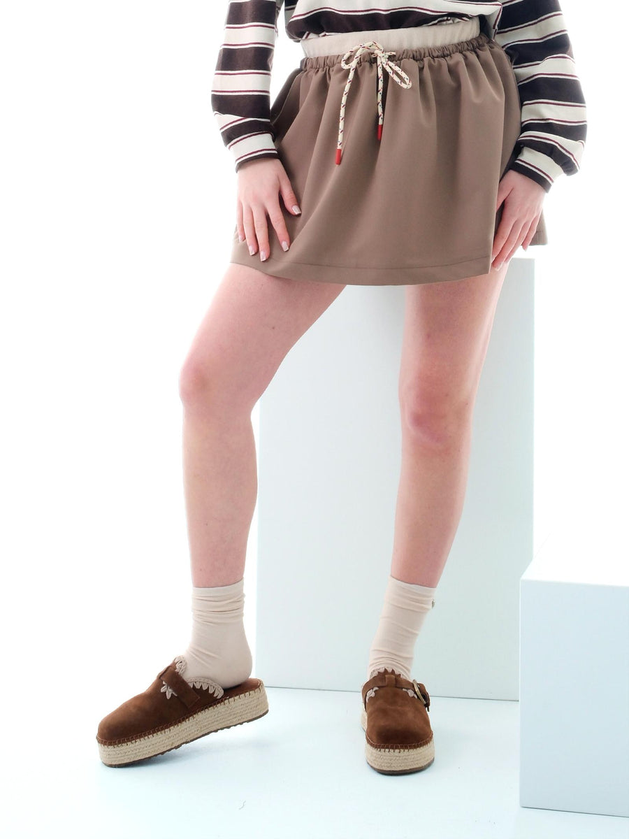 Gonna corta Vicolo marrone con elastico e laccio TD0836 MARR Vicolo 