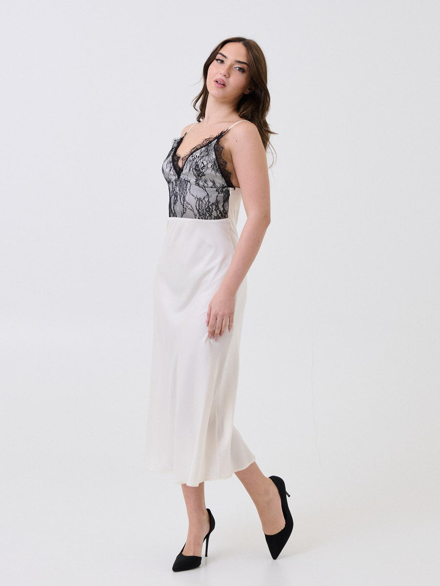 Abito in raso Armoire bianco latte con inserti in pizzo AB01P LATTE Armoire 