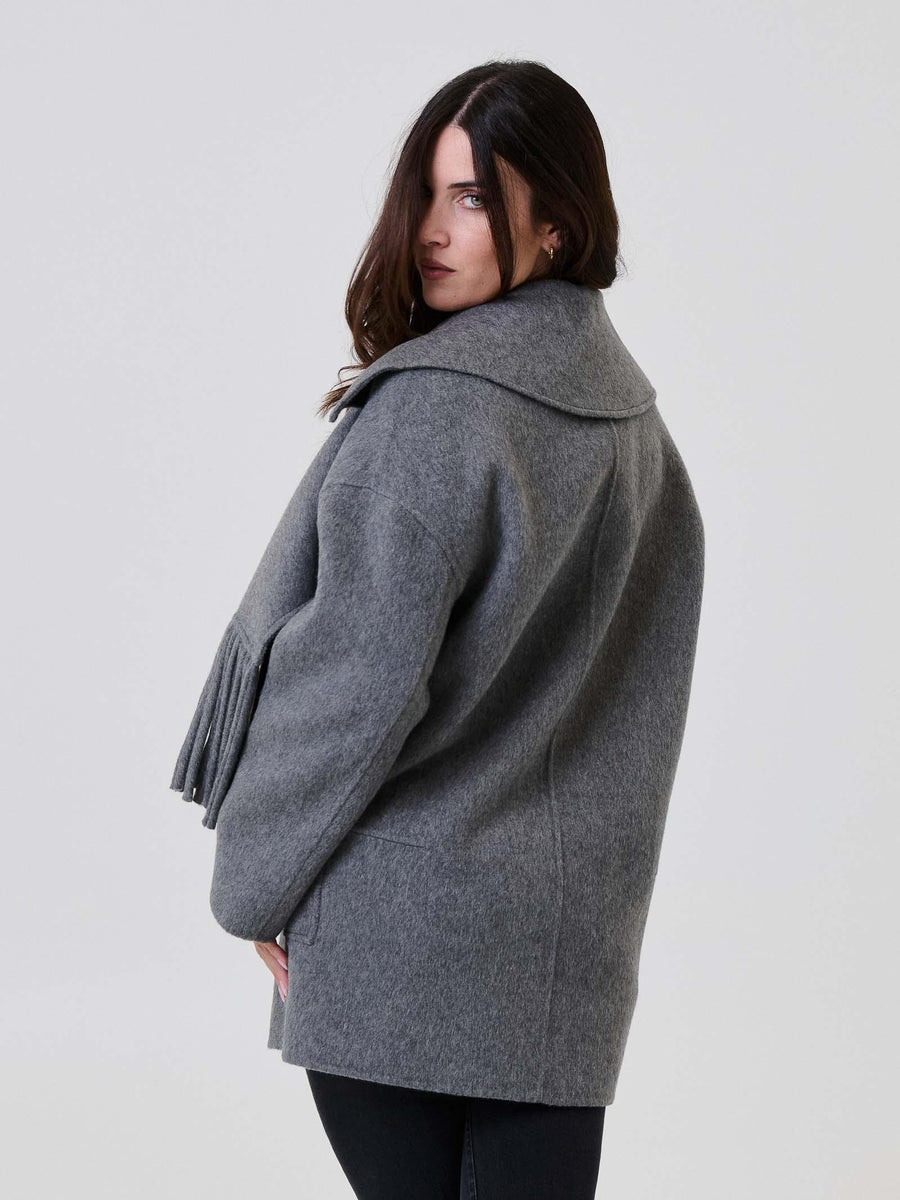 Cappotto Vicolo grigio con dettaglio frange TF0025 A107 Vicolo 