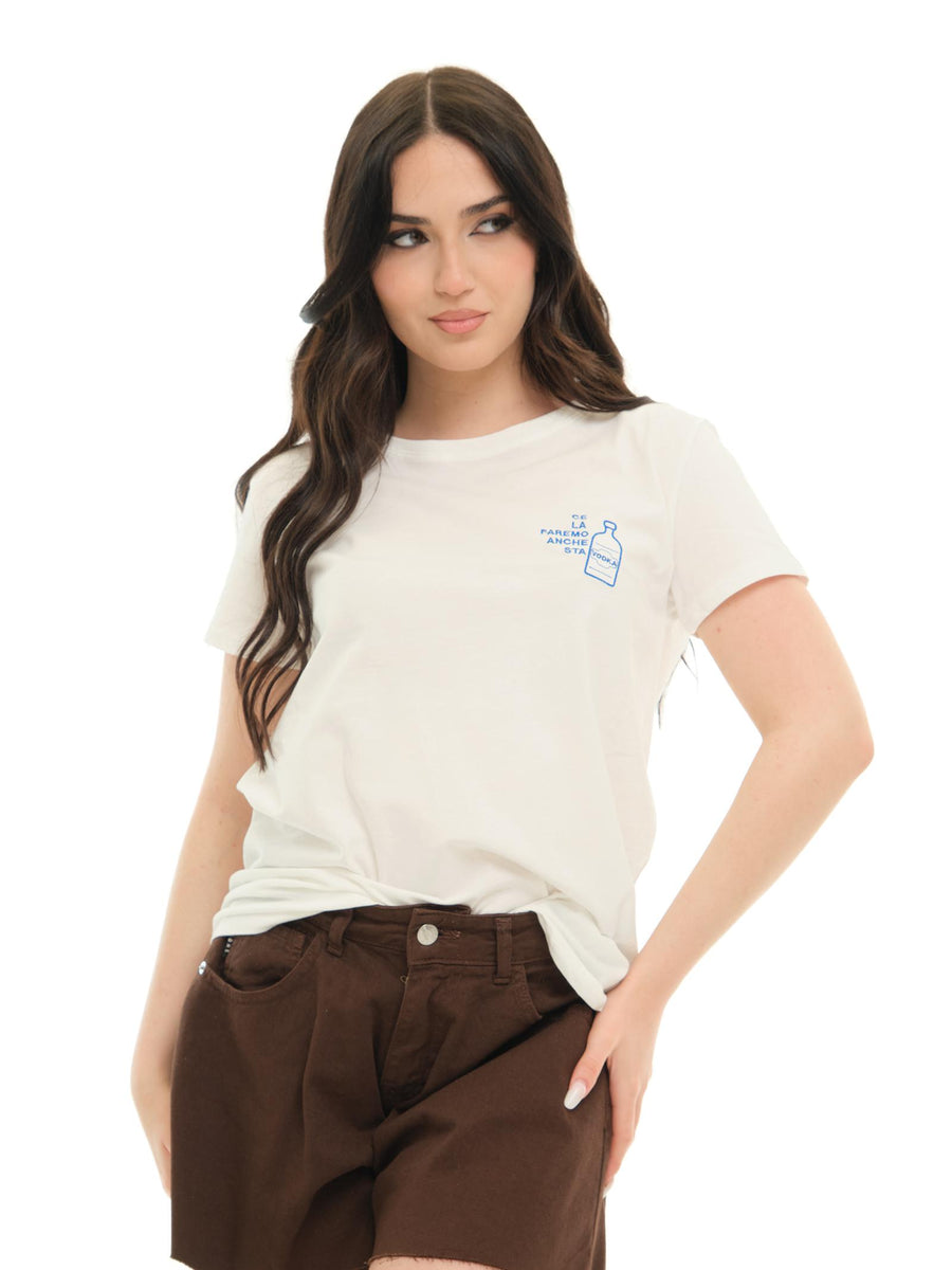 T-shirt Vicolo bianca "Ce la faremo anche sta Vodka" RD0937 BIA Vicolo 