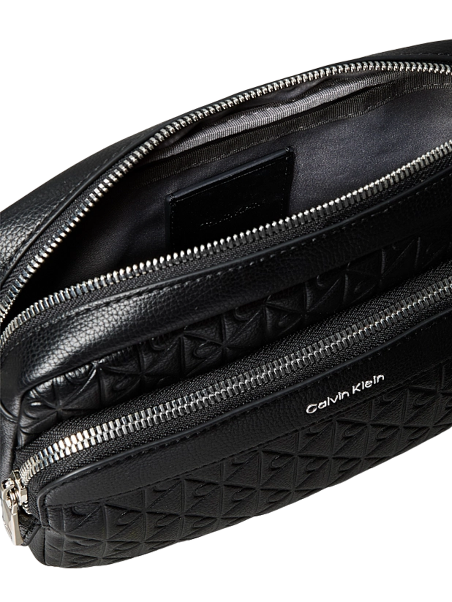 Borsello Calvin Klein nero con stampa monogram all over LV04D3203G UB1 Calvin Klein 