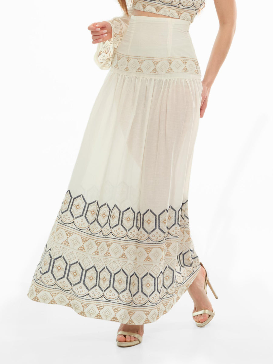 Gonna lunga Bohemian Vì bianca con arricciature e dettagli ricamati GO153 UNI Bohemian V 
