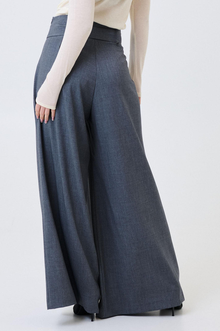 Pantalone a palazzo Armoire grigio antracite con pinces 25549 GRIGIO Armoire 