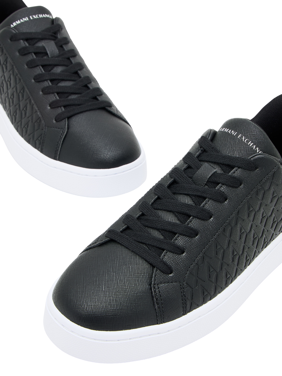 Sneakers Armani Exchange nere con logo in rilievo all over XM000140 MC011 Armani Exchange 