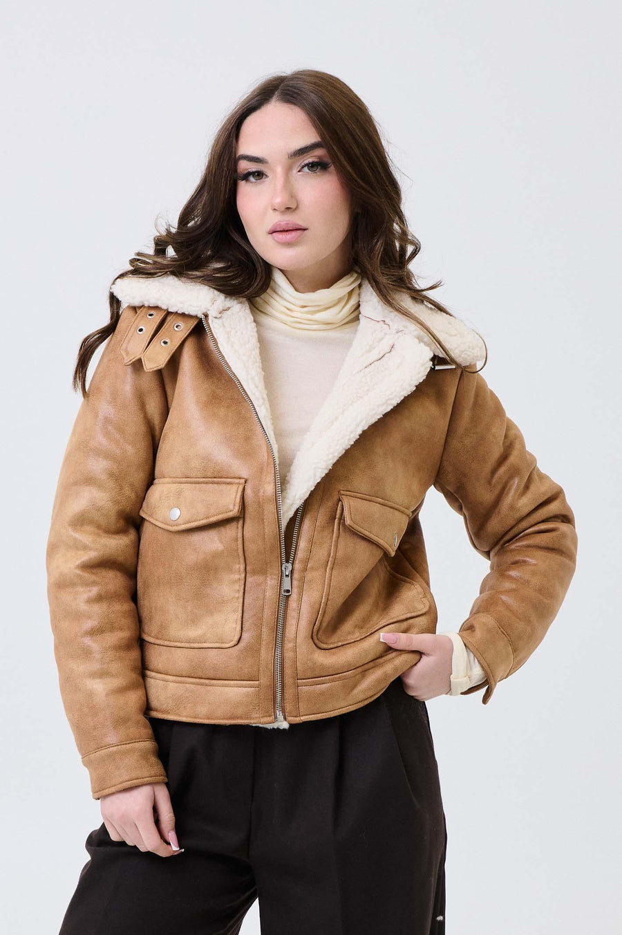 Giubbino Armoire beige scamosciato con colletto teddy 26201 BEIGE Armoire 