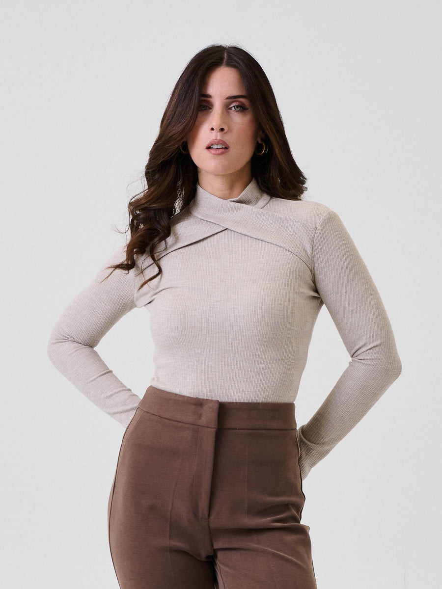 Maglia a costine Bohemian Vì beige con dettaglio incrocio SDBO6007 SAND Bohemian V 