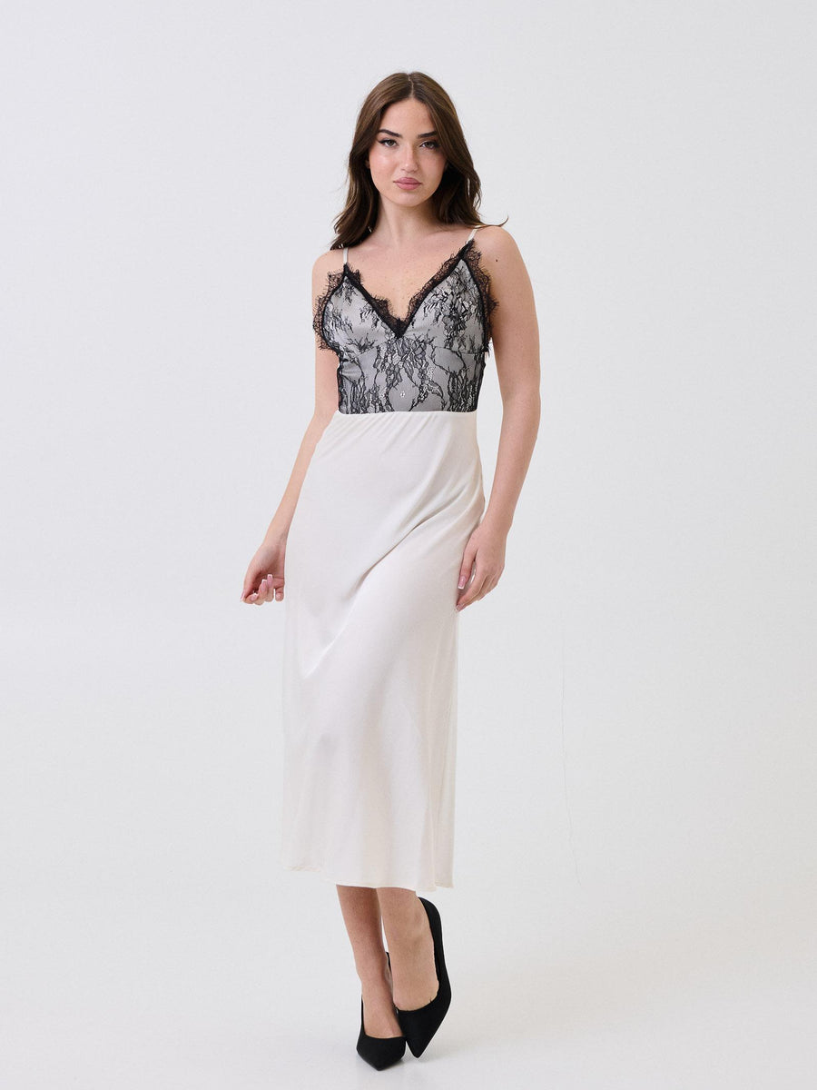 Abito in raso Armoire bianco latte con inserti in pizzo AB01P LATTE Armoire 