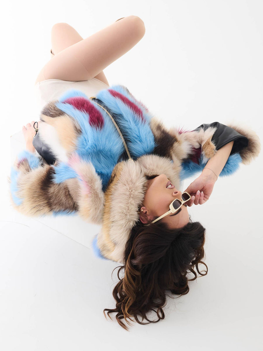 Pelliccia volpe Yes London beige e azzurra con inserti neri in pelle LC2012 AZZ/BEI Yes london 