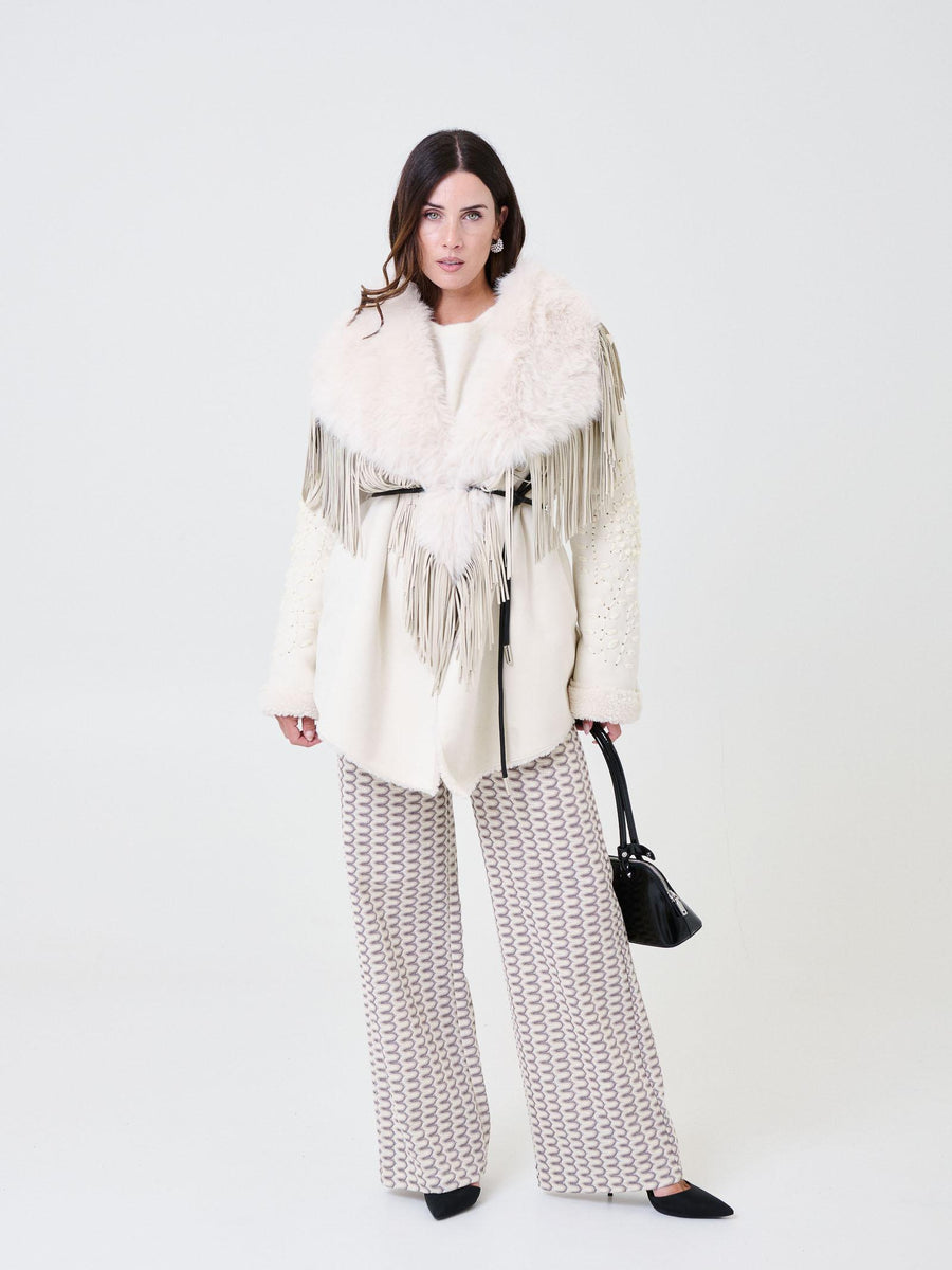 Cappotto in eco-montone Pho Firenze bianco panna con frange e ricami 3D 4324007 UNI PHO FIRENZE 