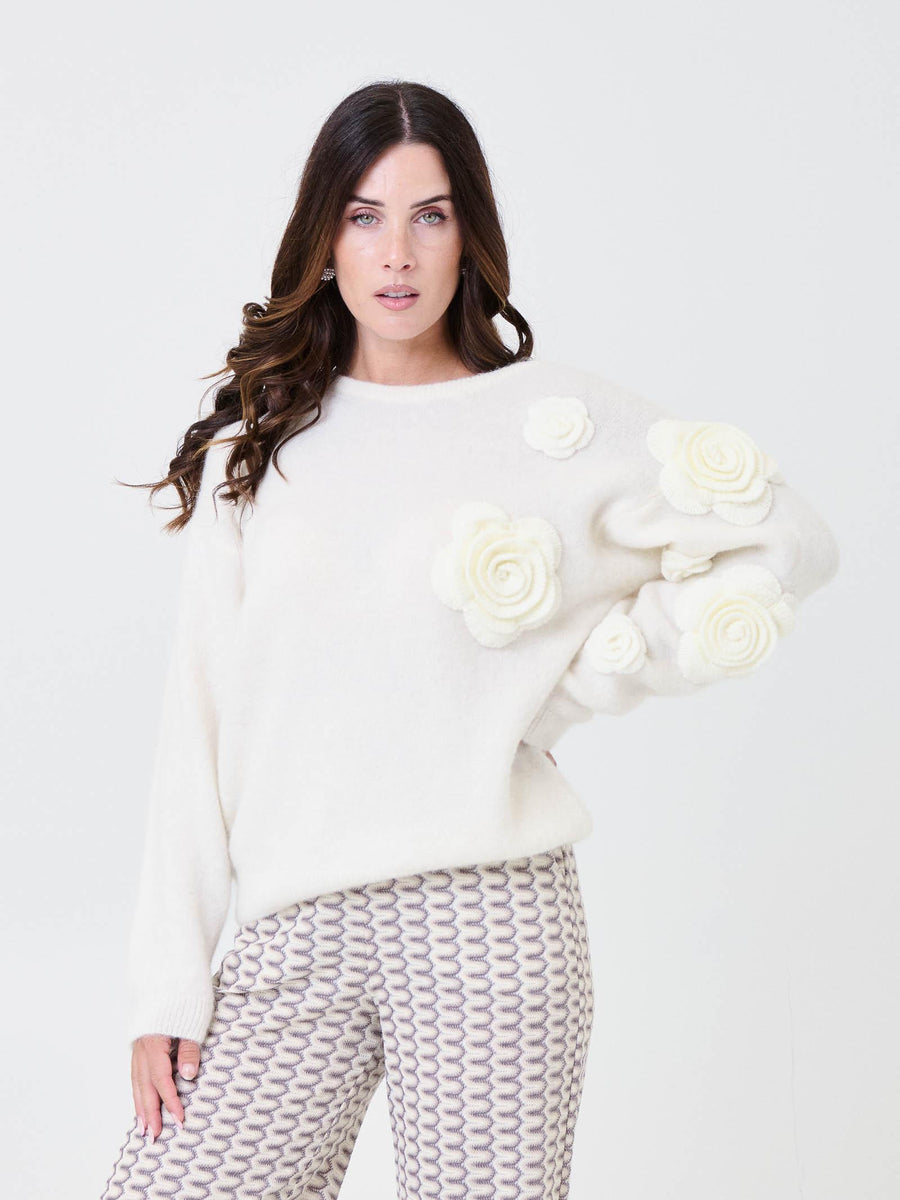 Maglione over Pho Firenze bianco con applicazioni fiori su spalla 4324016 NATURAL PHO FIRENZE 