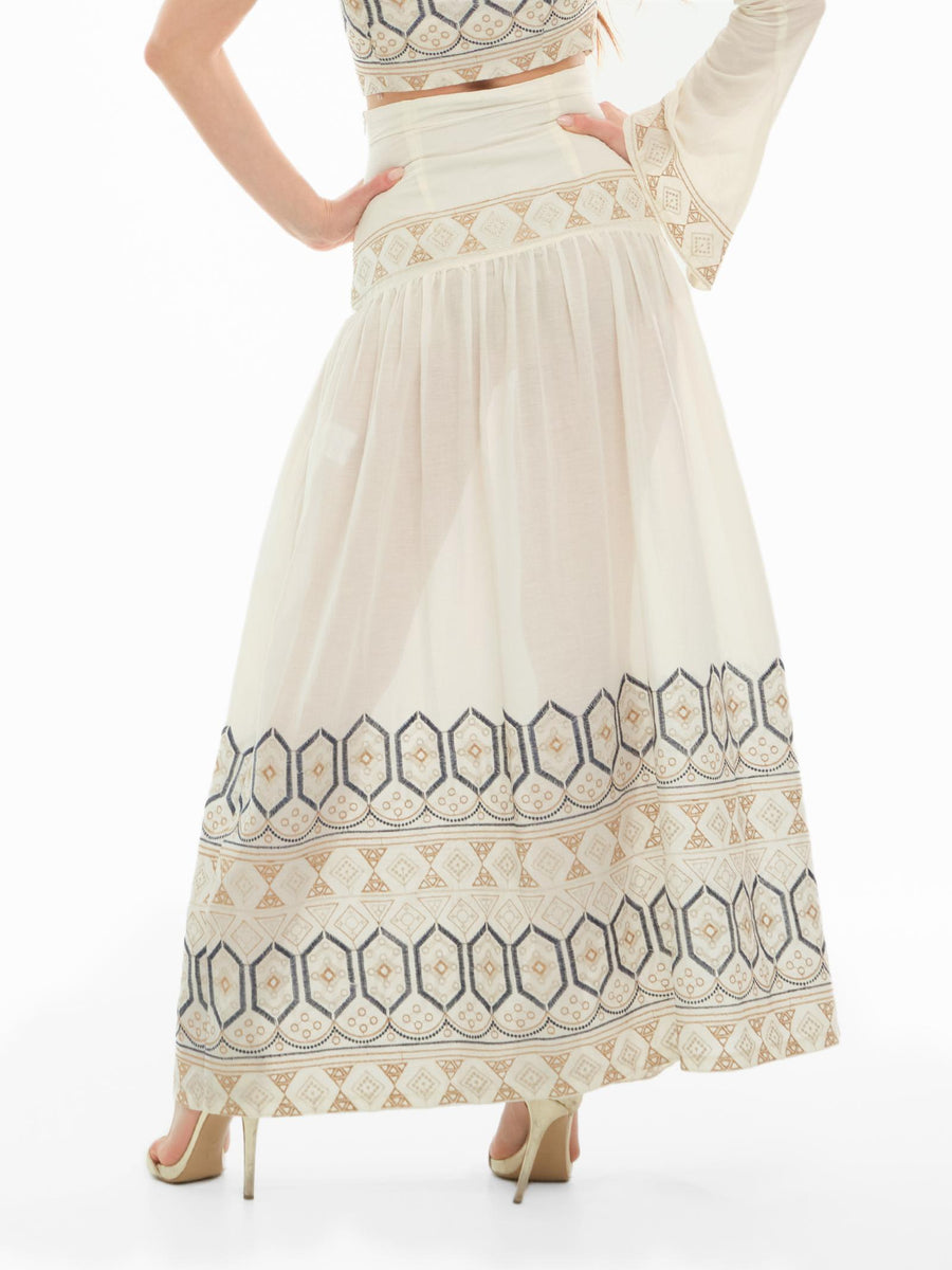 Gonna lunga Bohemian Vì bianca con arricciature e dettagli ricamati GO153 UNI Bohemian V 