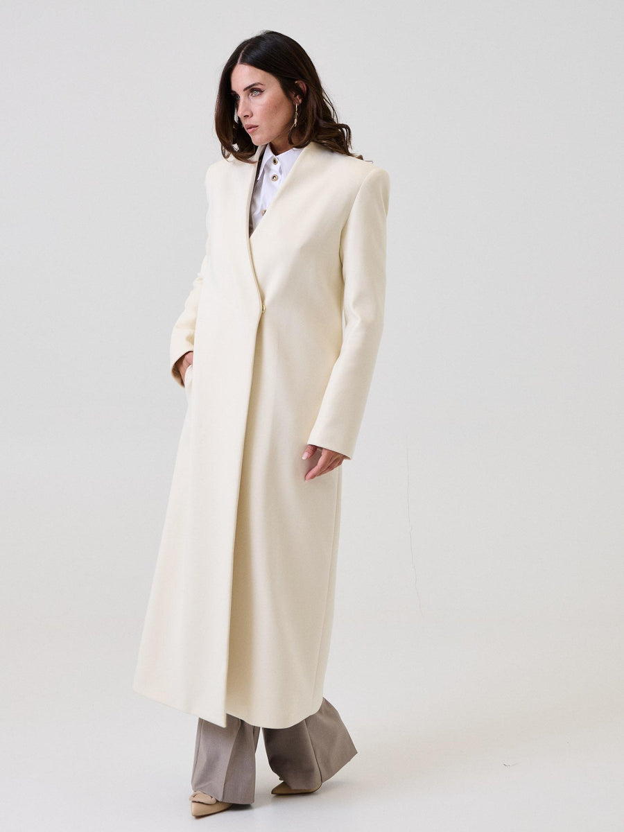 Cappotto lungo Bohemian Vì bianco latte con chiusura asimmetrica nascosta CP279SC MILK Bohemian V 