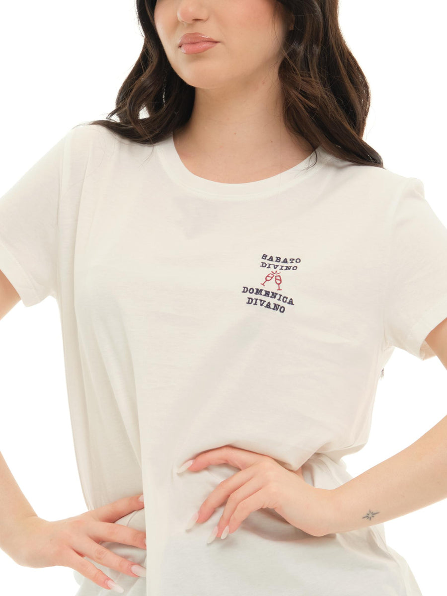 T-shirt Vicolo bianca "Sabato divino domenica divano" RD0938 BIA Vicolo 