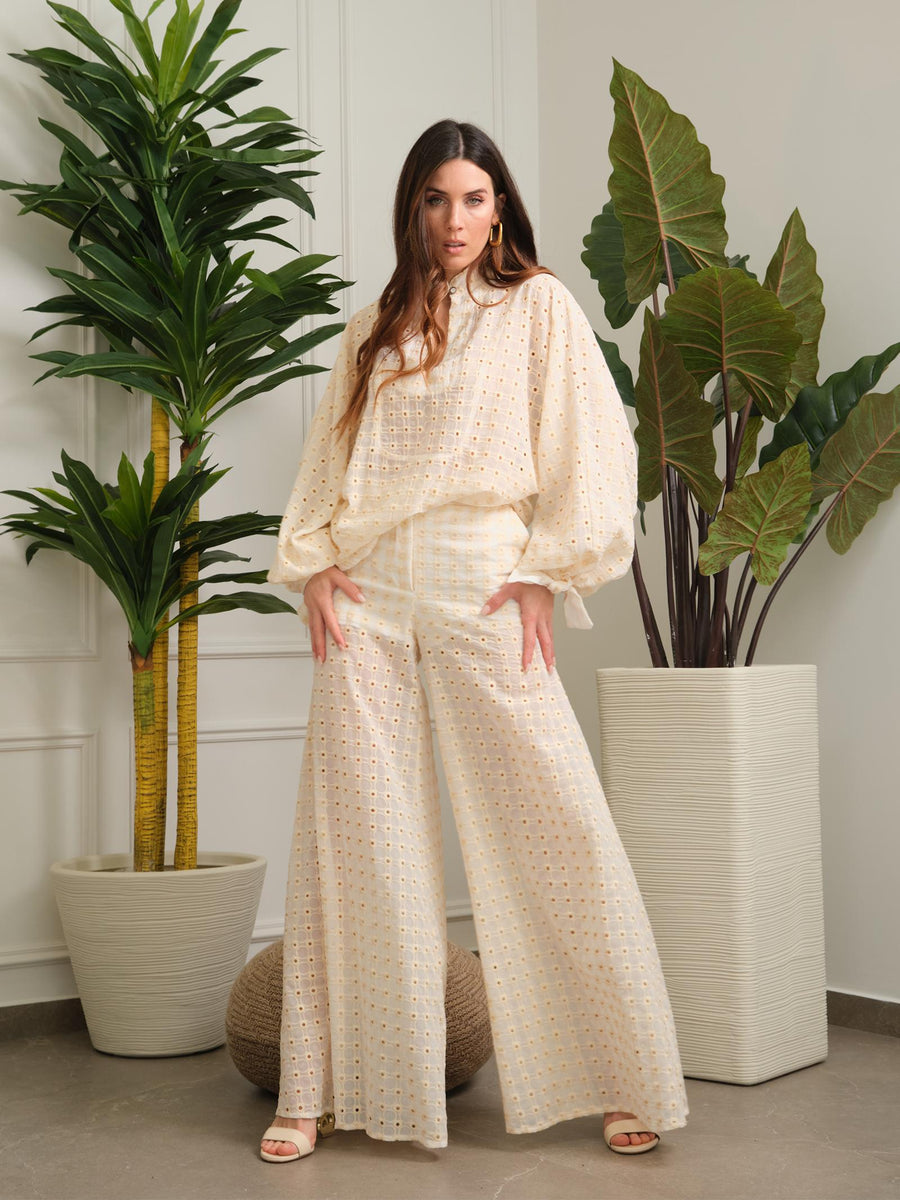 Camicia Bohemian Vì crema traforato con motivo a cerchio e polsini con nodo CA155 UNI Bohemian V 