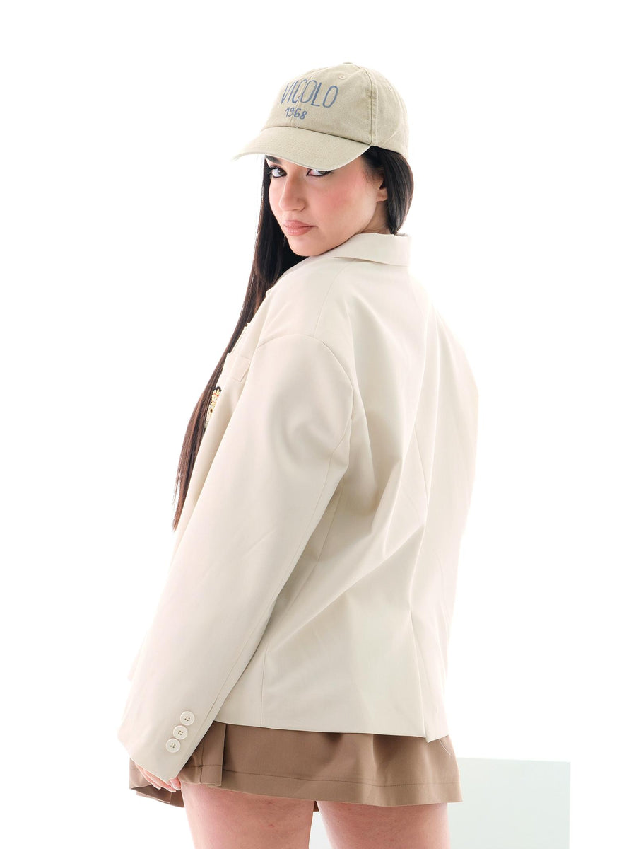 Giacca over cropped Vicolo beige con spille e patch RD0209 PANNA Vicolo 