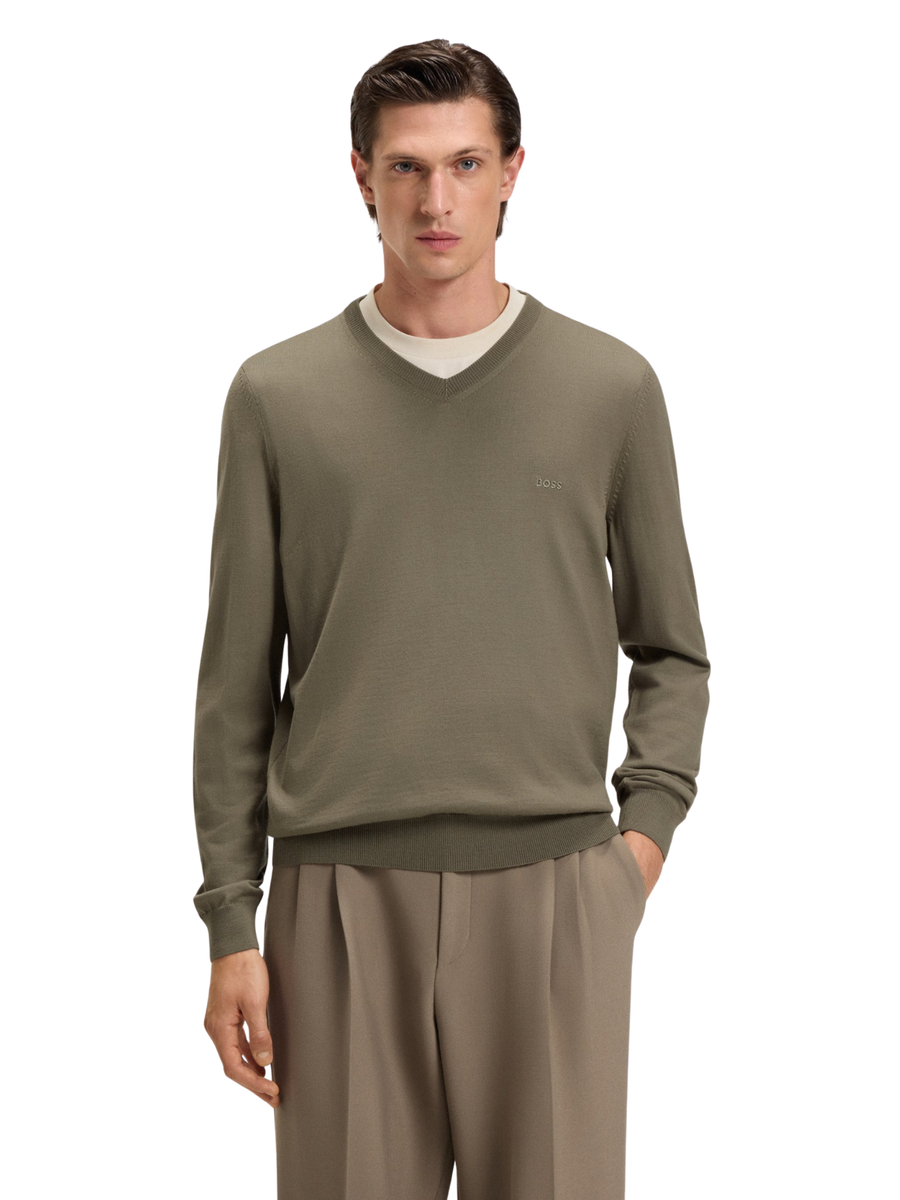 Maglia Boss verde salvia con scollo a V 50476363 245 Boss 