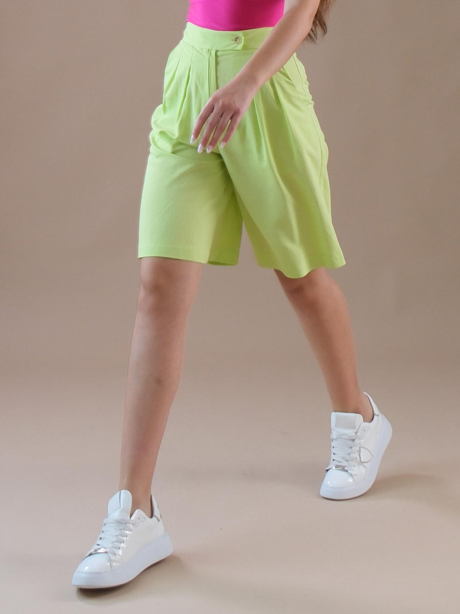 Shorts verde lime in misto lino con pinces TB1568 LIME Vicolo 