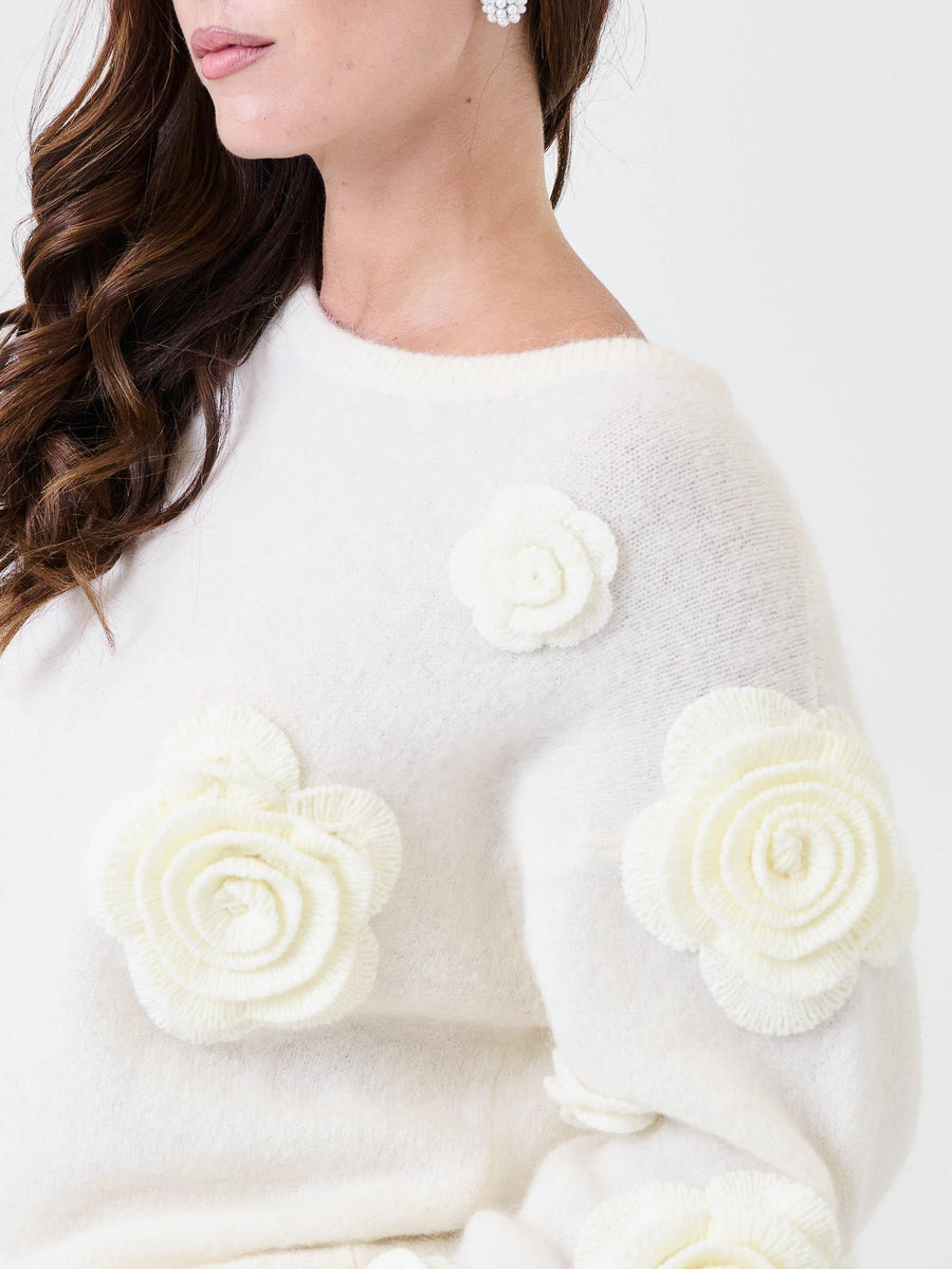 Maglione over Pho Firenze bianco con applicazioni fiori su spalla 4324016 NATURAL PHO FIRENZE 