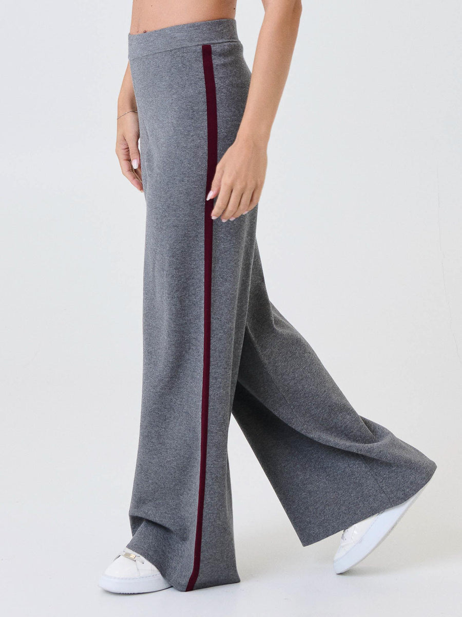 Pantalone a gamba ampia Kontatto grigio con bansde laterali bordeaux 3M0942C GRIGIO kontatto 