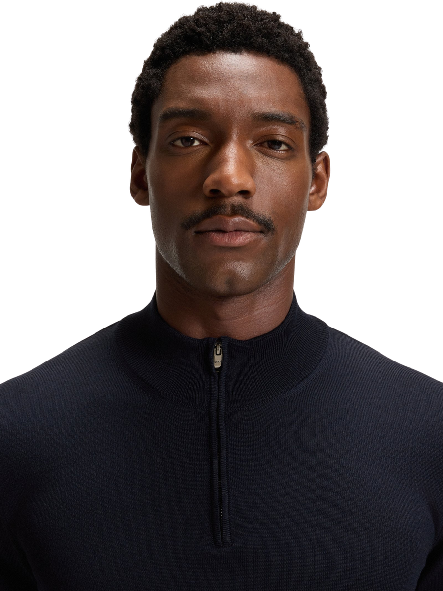 Maglia Boss blu navy a collo alto con zip 50528300 404 Boss 