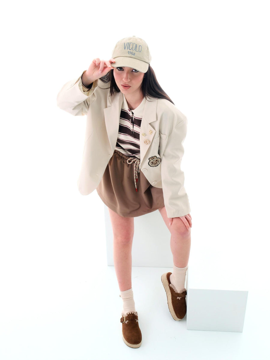 Giacca over cropped Vicolo beige con spille e patch RD0209 PANNA Vicolo 