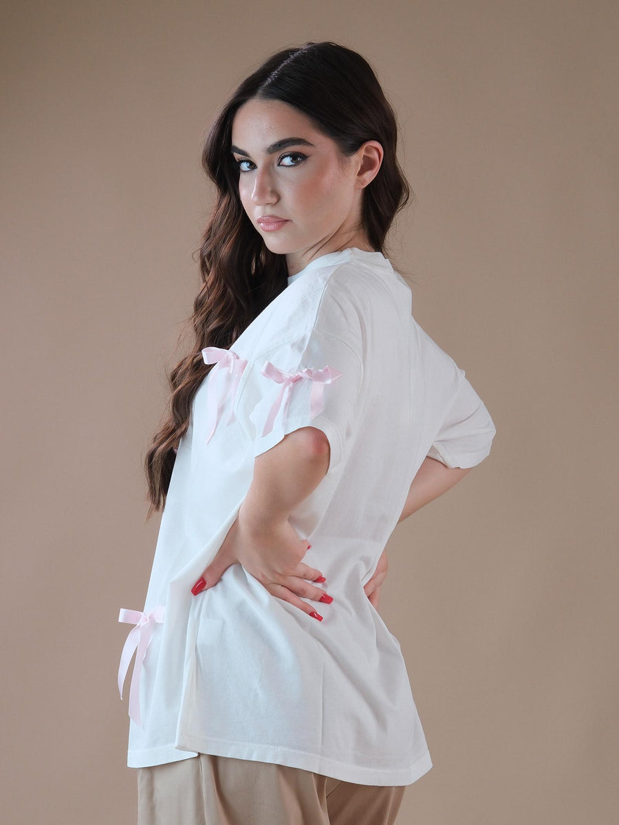 T-shirt bianca con fiocchetti in raso rosa applicati RB0772 BIA Vicolo 