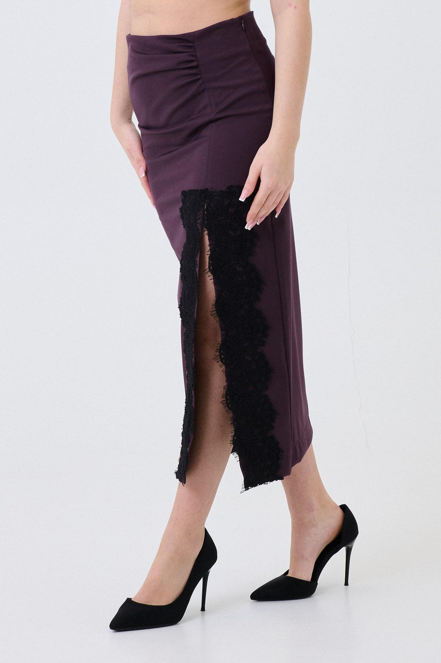 Gonna Armoire bordeaux con inserti in pizzo 361 BORDEAUX Armoire 