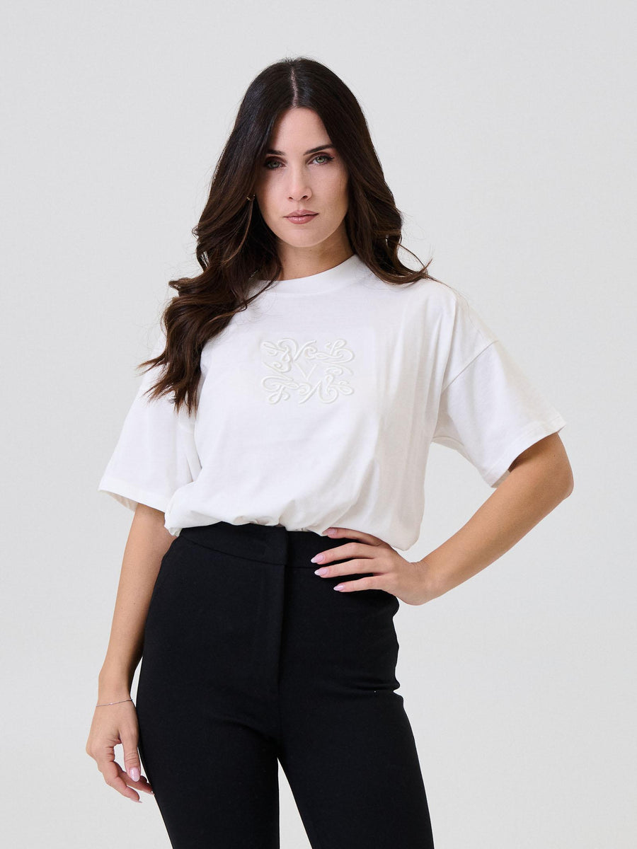T-Shirt Vicolo bianca con ricamo tono su tono RF0122 BIANCO Vicolo 