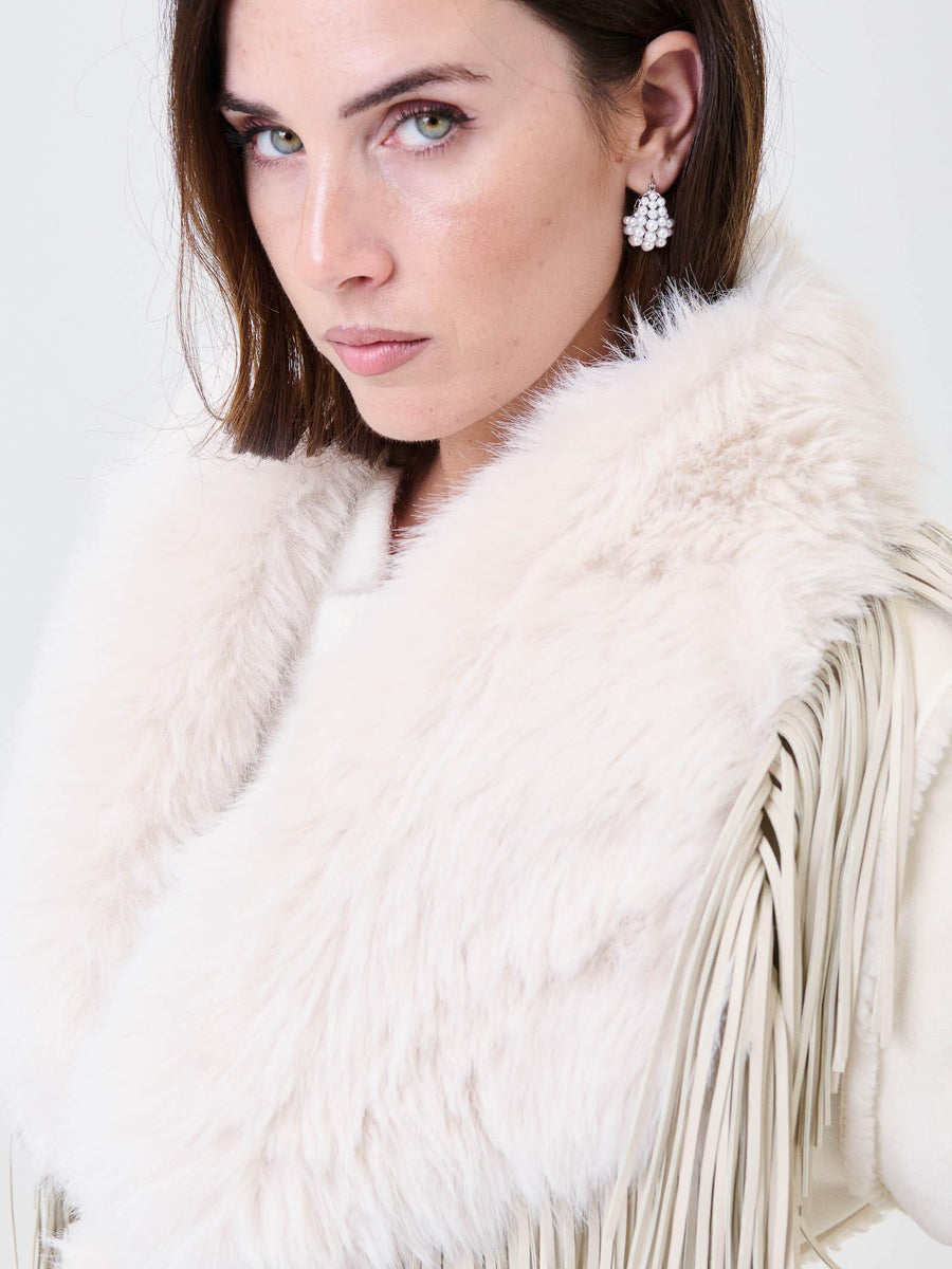 Cappotto in eco-montone Pho Firenze bianco panna con frange e ricami 3D 4324007 UNI PHO FIRENZE 