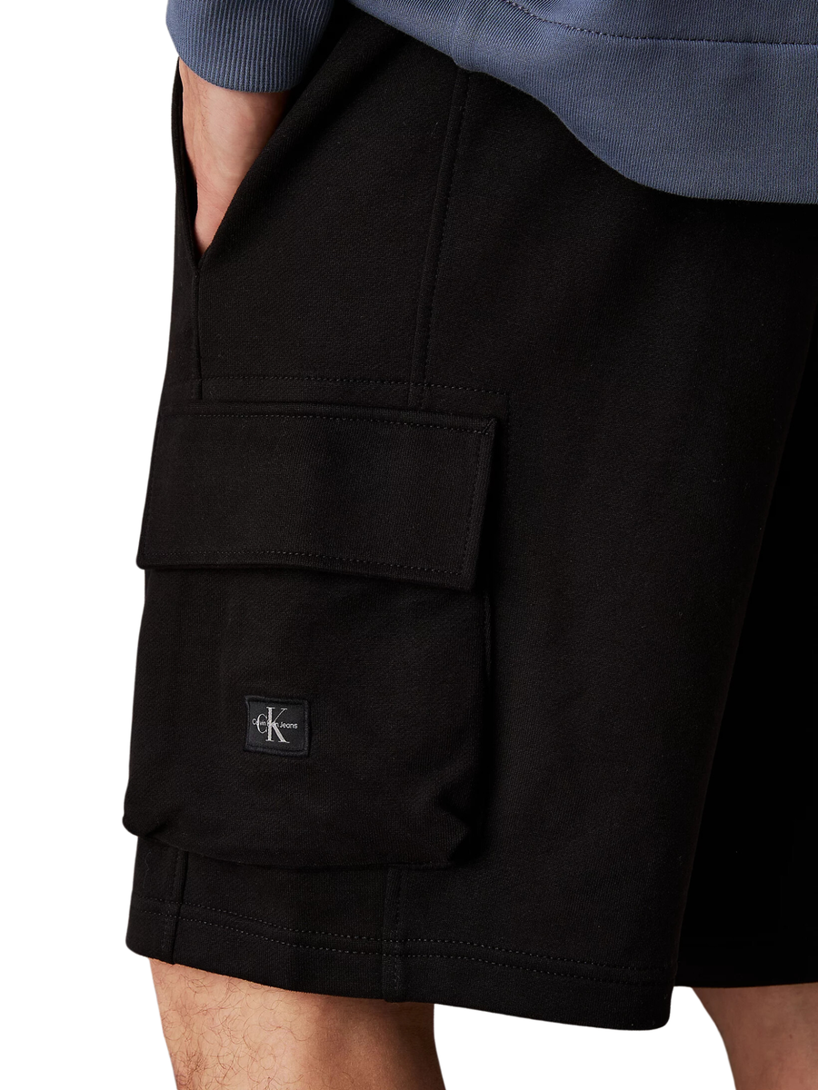 Bermuda cargo Calvin Klein nero in tuta J30J327284 BEH Calvin Klein 