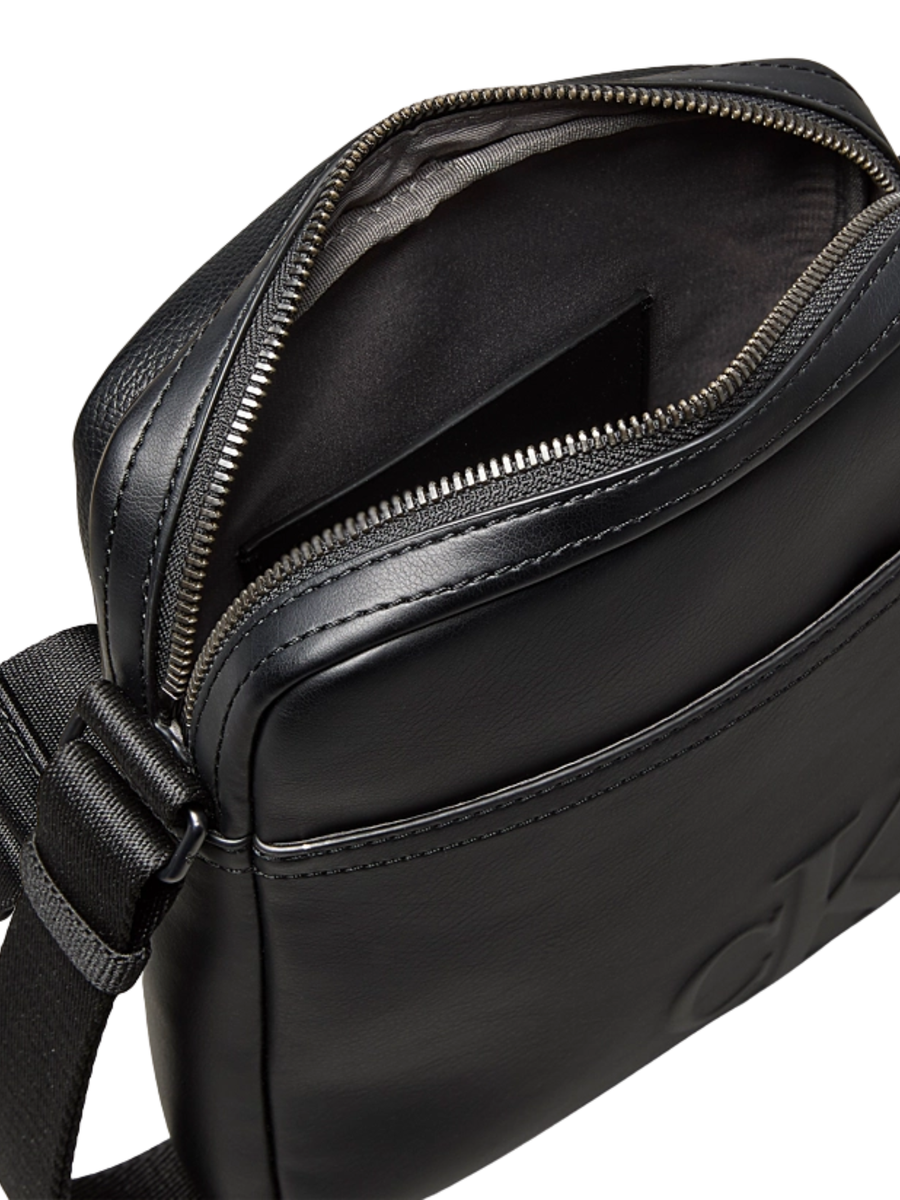 Borsello Calvin Klein nero con logo monogram stampato LV04D3248G UB1 Calvin Klein 