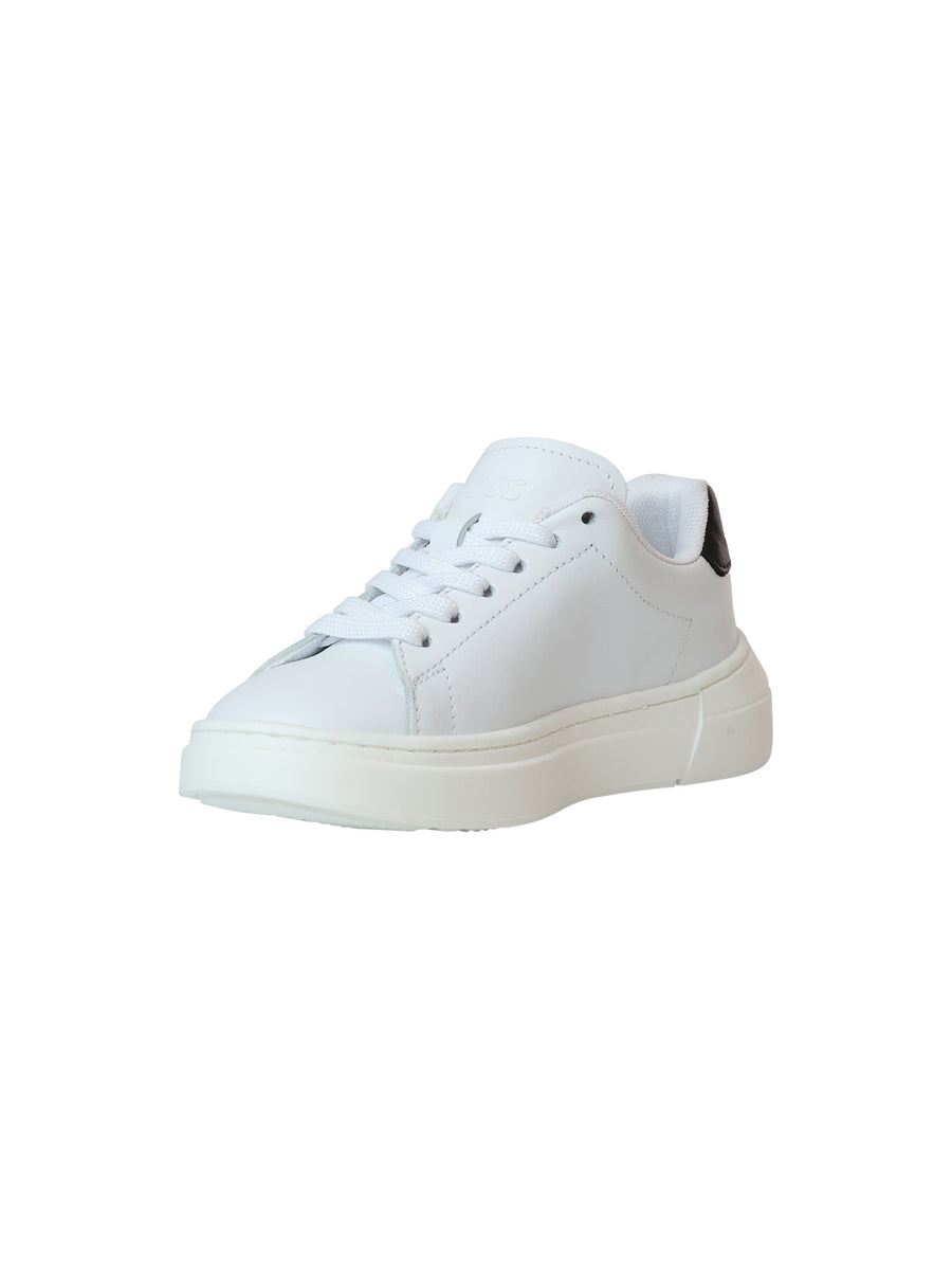 Sneakers bianca con logo traforato